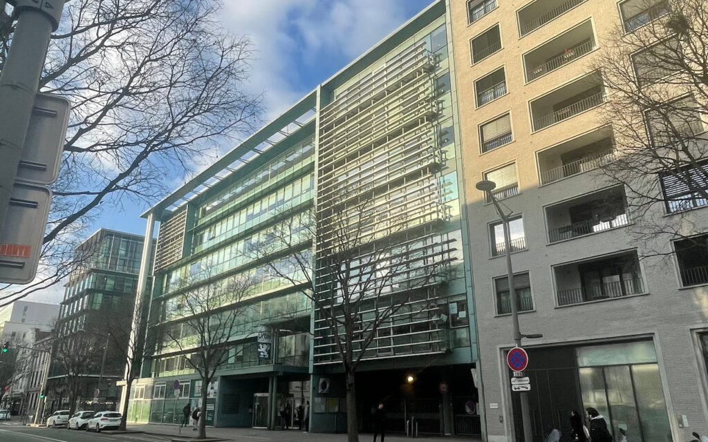 Lyon (69) adopte une charte d’usage de l’IA issue d’un travail de concertation avec les agents